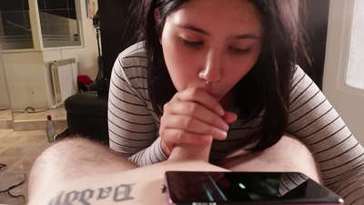 Би хойд дүүгээ Диснейг үзэж байхад нь шоолж байна [Cum]